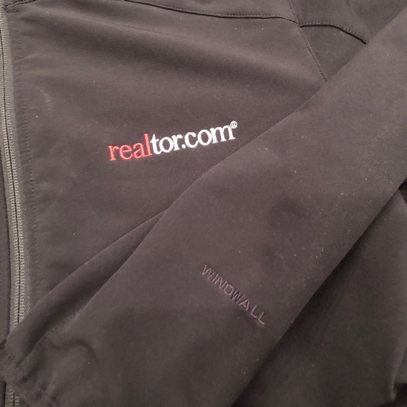 The North Face Softshell Jacket - Picture 6 of 6